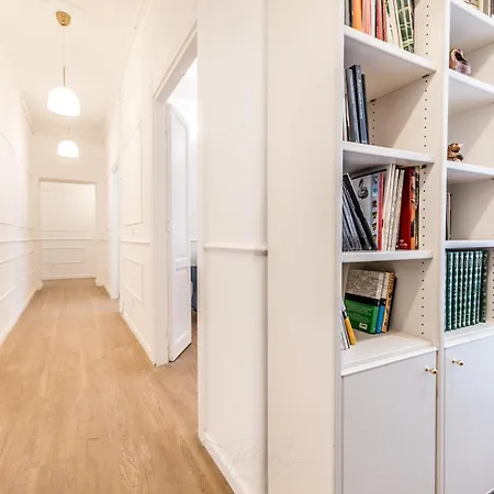 Apartament Elegant 3-bedroom Near The Metro *