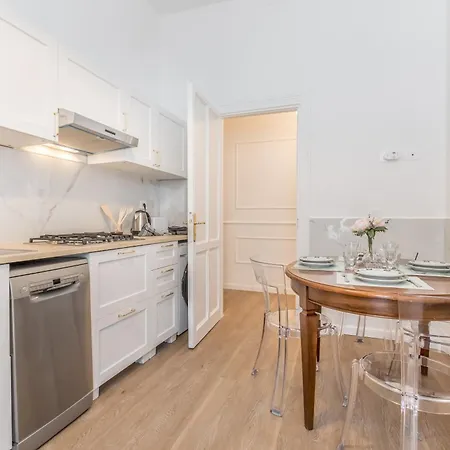 Elegant 3-bedroom Near The Metro Apartament