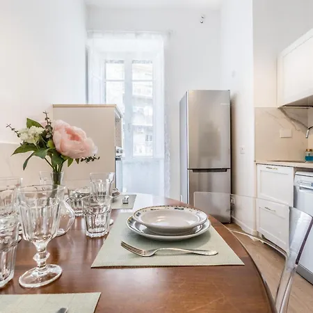 Apartament Elegant 3-bedroom Near The Metro Rzym