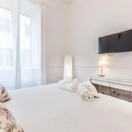 Elegant 3-bedroom Near The Metro Apartament *