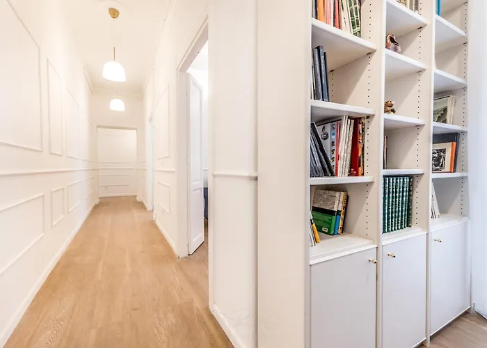 아파트 Elegant 3-bedroom Near The Metro *