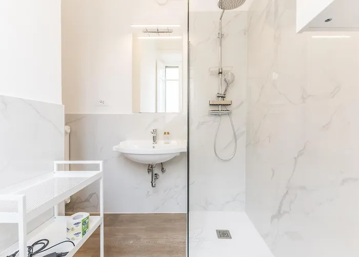 Elegant 3-bedroom Near The Metro 로마