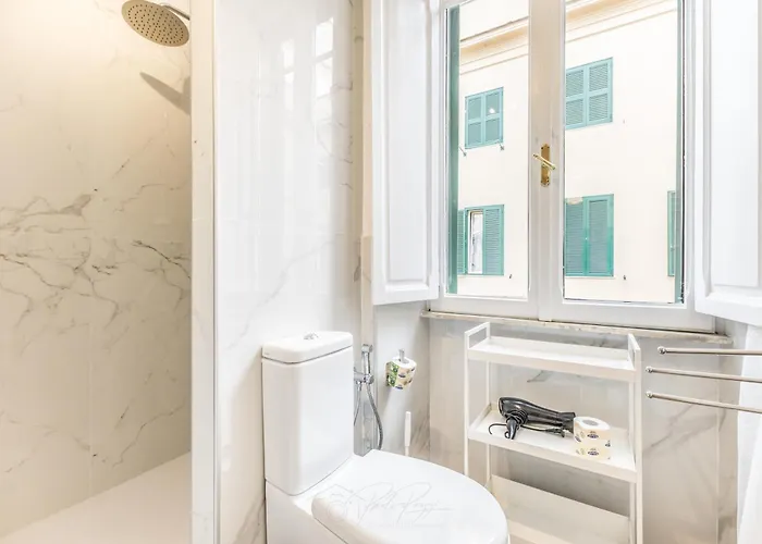 Elegant 3-bedroom Near The Metro 아파트