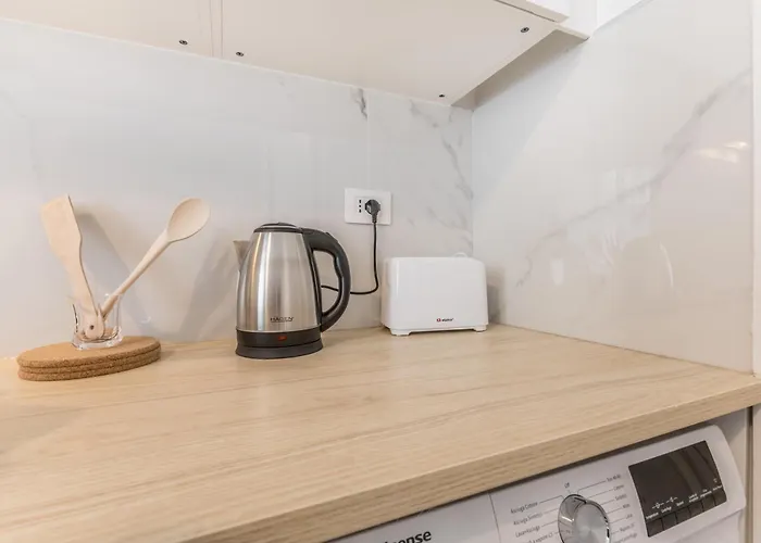 Elegant 3-bedroom Near The Metro 로마