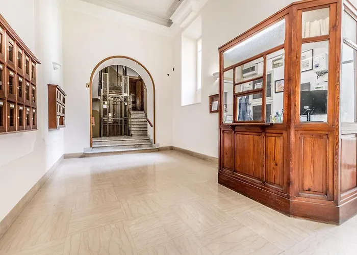 아파트 Elegant 3-bedroom Near The Metro *
