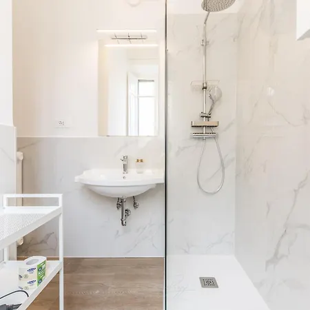 Elegant 3-bedroom Near The Metro Roma