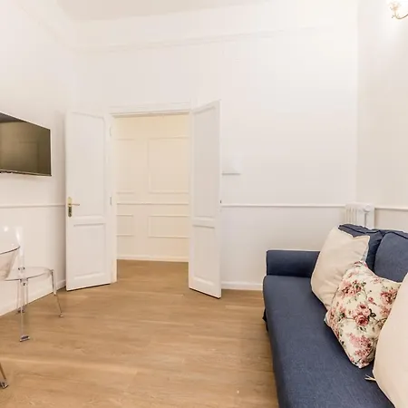 Elegant 3-bedroom Near The Metro *