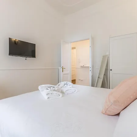 Elegant 3-bedroom Near The Metro Roma