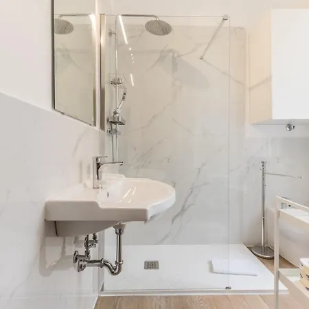 Apartment Elegant 3-bedroom Near The Metro *