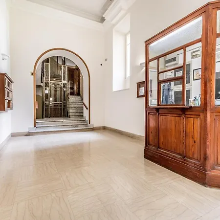 Daire Elegant 3-bedroom Near The Metro *