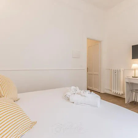 Elegant 3-bedroom Near The Metro Daire Roma