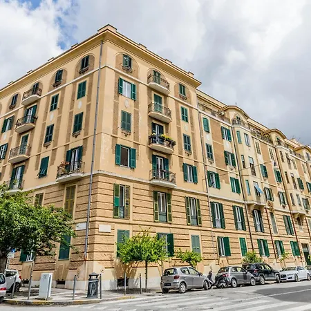 Daire Elegant 3-bedroom Near The Metro Roma